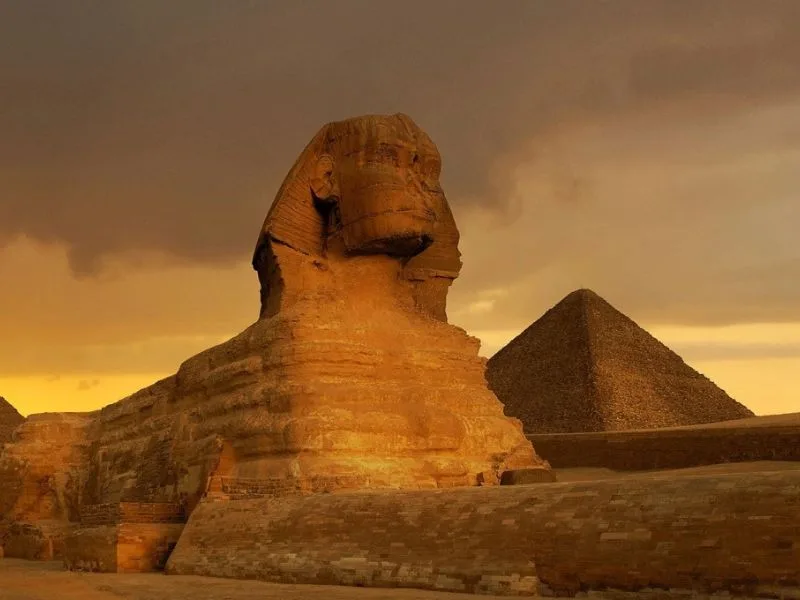 dai kim tu thap giza ky quan bat tu giua long ai cap co dai