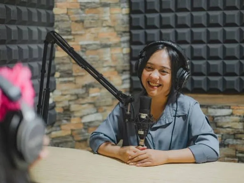 podcast la gi giai ma suc hut cua nhung cau chuyen bang am thanh