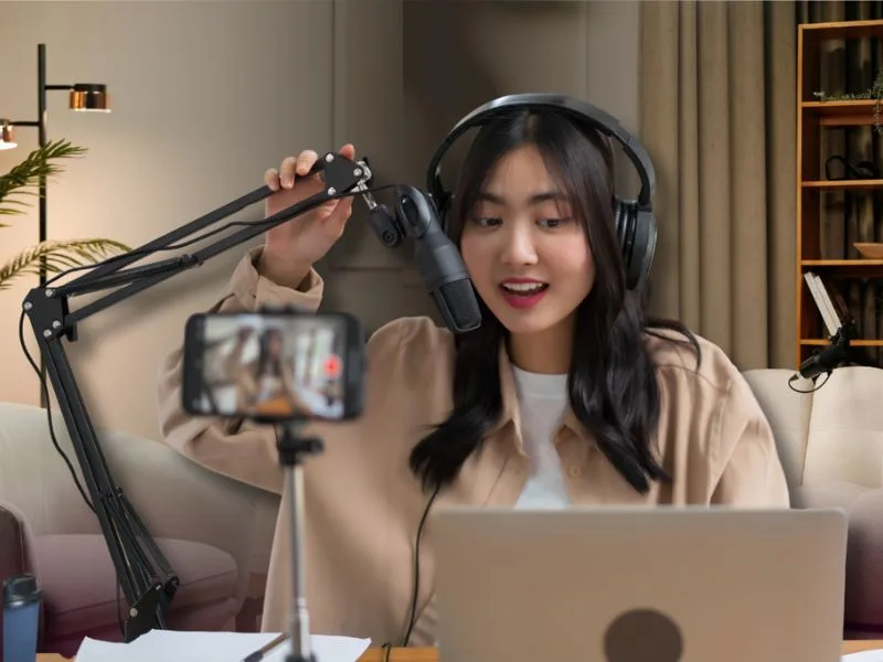 podcast la gi giai ma suc hut cua nhung cau chuyen bang am thanh