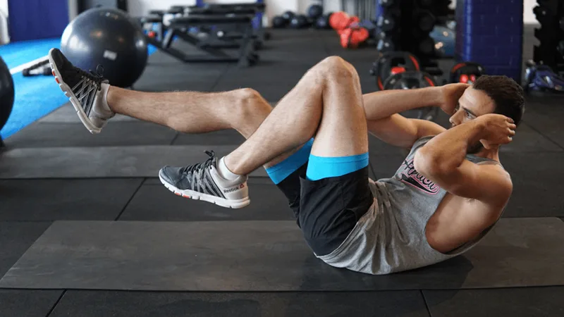 Bicycle Crunch kích thích nhóm cơ bụng chéo, cải thiện sự linh hoạt của vùng eo.