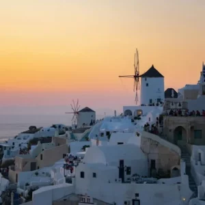 Santorini Hy Lạp – Thiên đường biển xanh mang vẻ đẹp mê hoặc